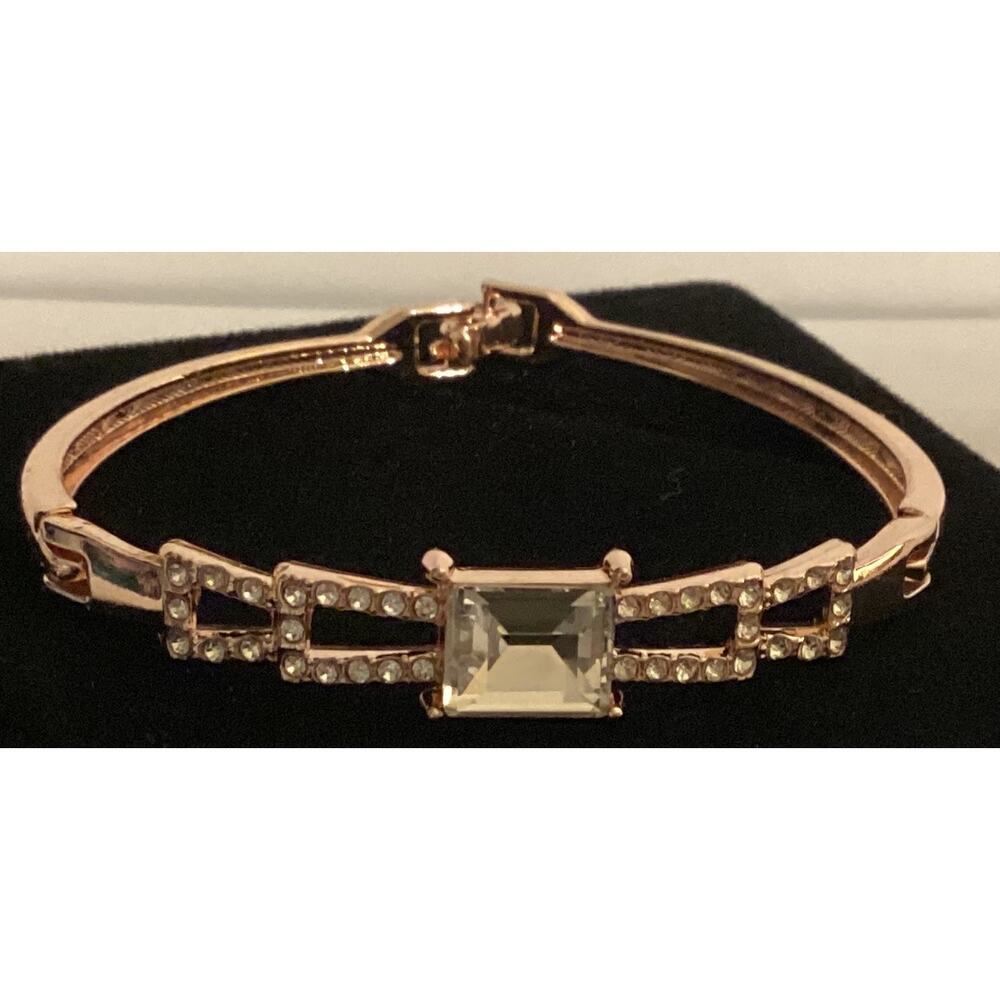 2471 NWOT Rose Gold Bracelet Bangle Clear Stone with Clear Cubic Zirconia Crysta
